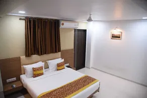 Royal Clarks Inn - Image 5