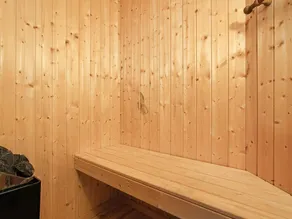 Picturesque Holiday Home in Hovedstaden With Sauna - Image 4
