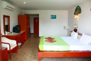 Royal Crown Hotel & Palm Spa Resort - Image 5