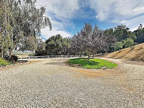 West Haven Farm, 3br W/ Mtn Views 3 Bedroom Home - Image 4