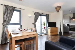 Bright 2 Bedroom Flat in Lambeth With Balcony - Image 4