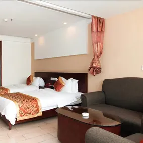 Chonpines Hotel Haikou Qilou Old Street and  South Road Liuhe Building Store - Image 4