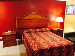 M B Motor Inn - Image 2