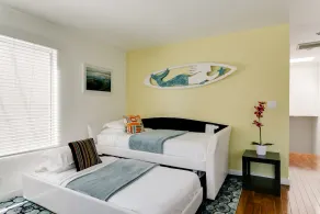 Venice Beach Vacation Condos - Image 4
