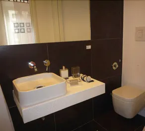Center 2 Rooms - Image 2