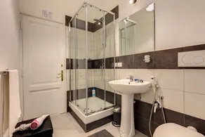 Imperial 78 Guest House - Image 3