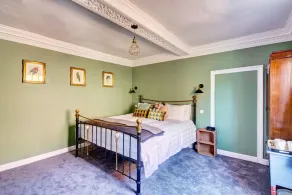 Green Parrot House - Image 2