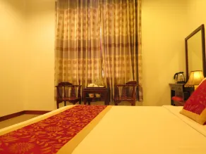 Sunflowers Hotel - Image 3