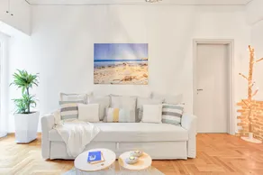 Head for Acropolis a Romantic Hideaway - Image 2