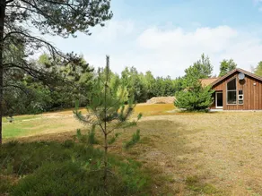 Cozy Holiday Home in Hojslev With Whirlpool - Image 4