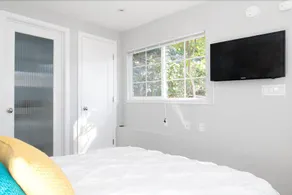Garden in Montclair Hills - Studio Apts - Image 2