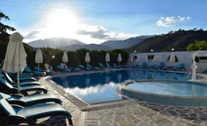 Blue Bay Hotel - Image 2