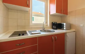 Apartment In Ugljan - Image 2