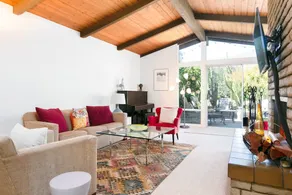 3br Montecito Orchard W/ Citrus Grove 3 Bedroom Home - Image 2