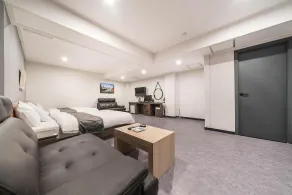 Line Hotel - Image 3