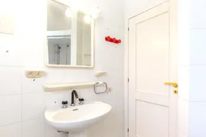 2 bedrooms appartement at Punta Braccetto 40 m away from the beach with sea view enclosed garden and - Image 4