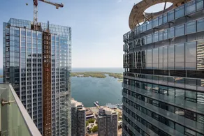 Elegant condo with stunning lake & views - Image 5