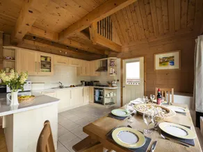 Cozy Holiday Home in Little Petherick Near Beaches - Image 2