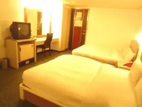 Fortune Hotel - Image 2