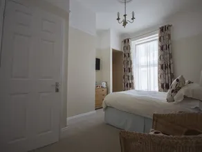 Poppy's Guest House - Image 4