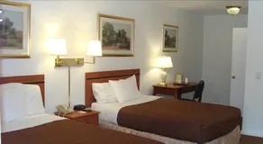 University Lodge - Image 5