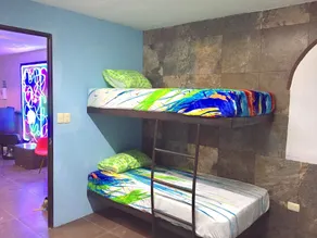 Tropical Caribbean Hostel - Image 3