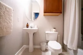 Elegance & Elevation: Mile High Condo in Highland - Image 3