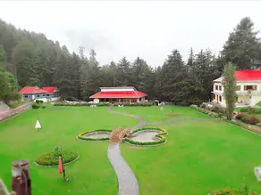 Pine park hotel & Resorts shogran - Image 1