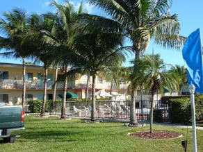 Hideaway Waterfront Resort - Image 2