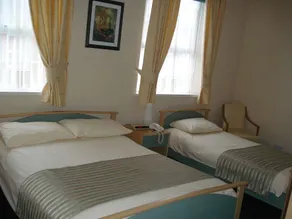 Acorn Lodge Guest House - Image 3