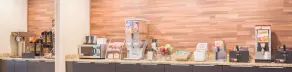 Super 8 by Wyndham Madison East - Image 3