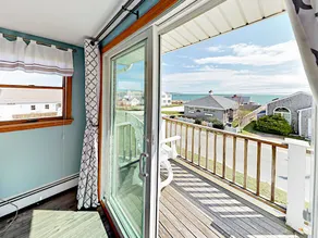 Charming Ocean View Beach House 4 Bedroom Home - Image 4