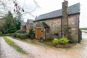 Beautiful Luxury Cottage on Lake Side, England - Image 4