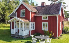 Nice Home in Grästorp With 2 Bedrooms, Wifi and Internet - Image 4