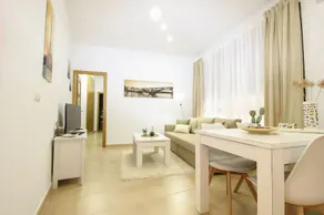 Deluxe Apartment San Julian with parking - Image 5