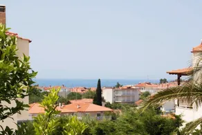 Amazing Villa with a large yard - Image 3