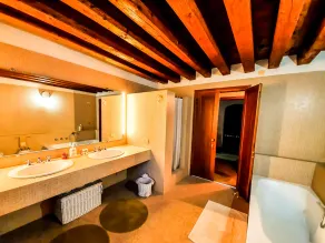Villa Foscolo  Luxury Rooms & Apartments - Image 3