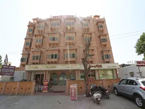 OYO 3540 Hotel Forever Rooms - Image 3
