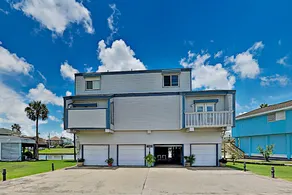 Bayfront Tiki Island W /boat Slip & Deck! 3 Bedroom Home - Image 3