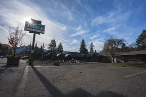 The Lodge at Detroit Lake - Image 4