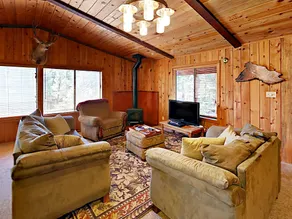Cozy Lodge-Inspired Retreat - Access Tahoe Donner Rec Center Golf & Skiing - Image 2