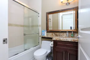 Grand 4 Bedroom Vacation House near Vancouver Downtown - Image 2