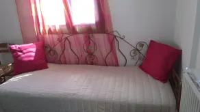 Akti Miaouli Holiday Home - Image 4