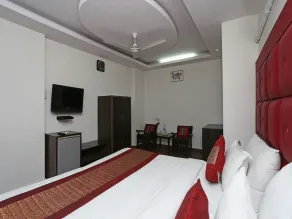 OYO 526 Hotel Asees Inn - Image 2