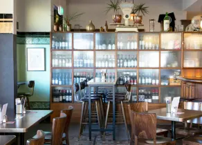Sydney Park Hotel - Image 5