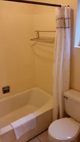 Grays Harbor Inn & Suites - Image 4