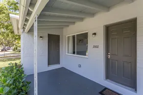 Cozy And Modern 2b 2b Home Great Location - Image 3