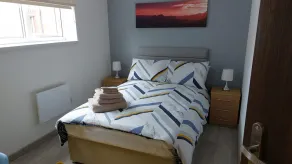 Immaculate 12-bed House Good Amenities in Wigan - Image 3
