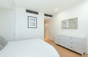 TT302 Darlinghurst Sydney Studio - Image 4
