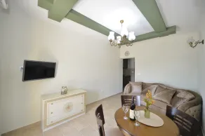 Pontus Luxury Apartments - Image 4